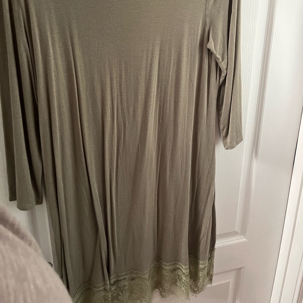 Dress - Picture 2 of 2